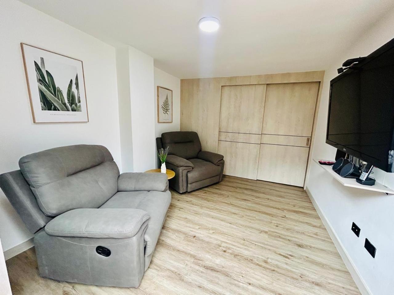 Apartment Modern, Apt/near Tourist Sites. *